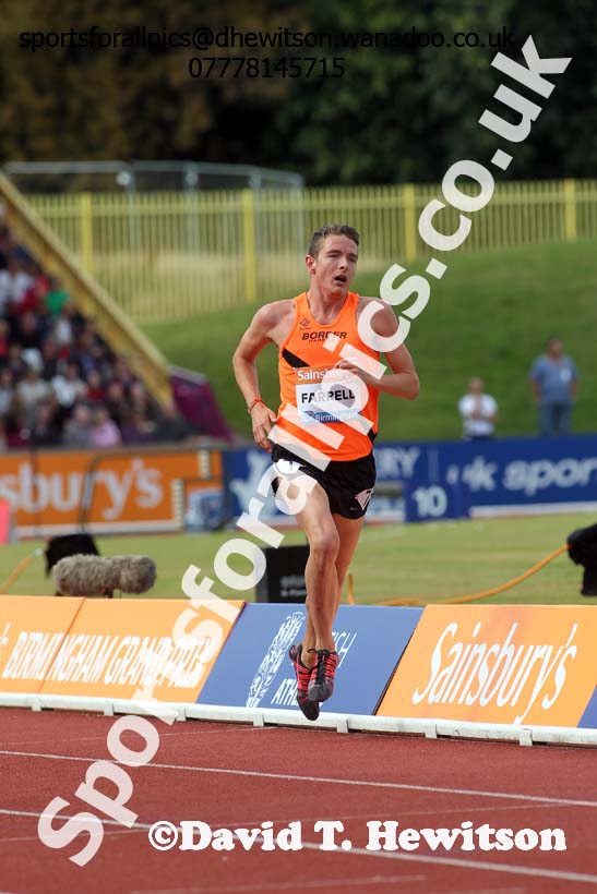 Tom Farrell in the mens 2 Miles at the Sainsbury's Birmingham Grand Prix. Photos: David T. Hewitson/Sports for All Pics